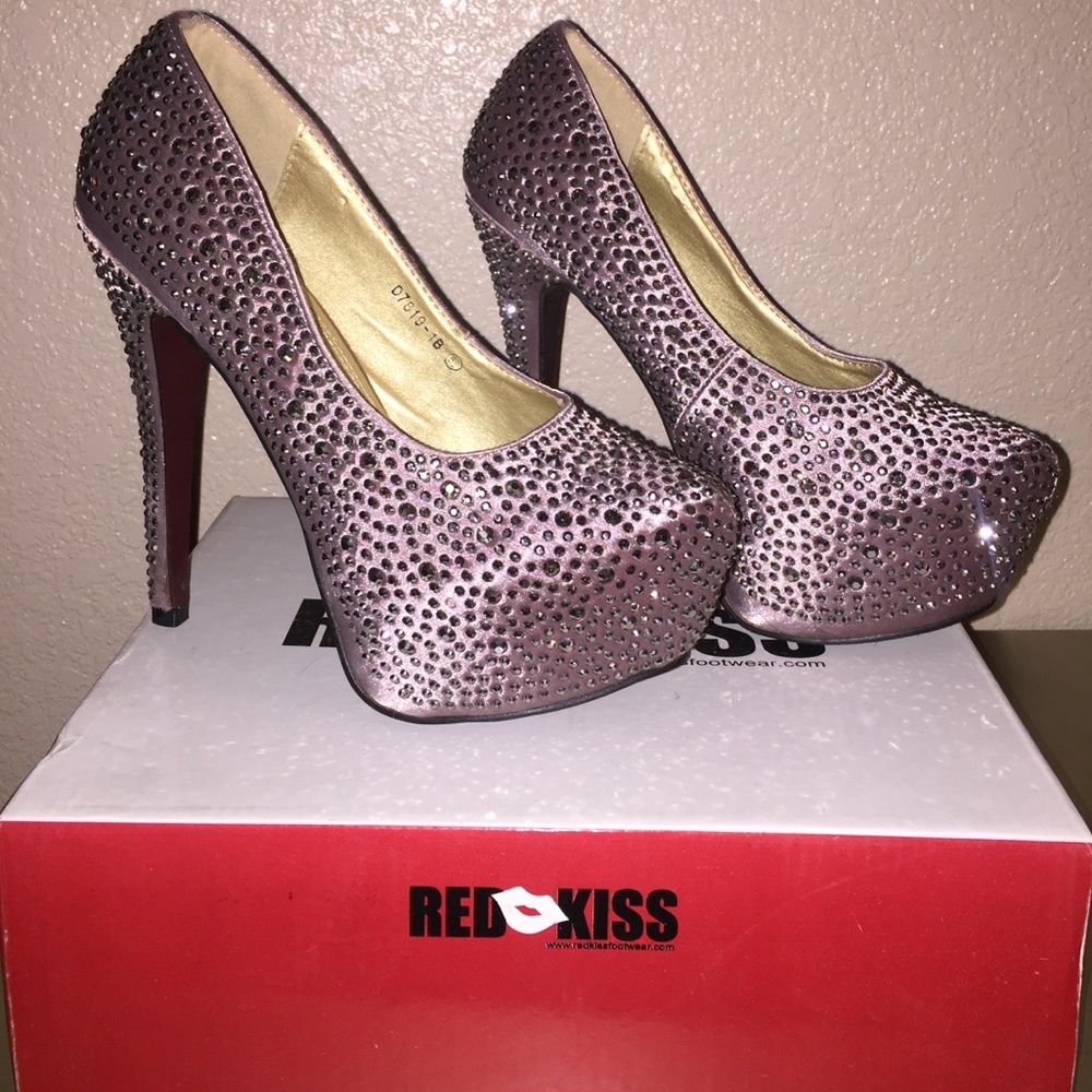 💋RedKiss Pewter crystal pumps💋